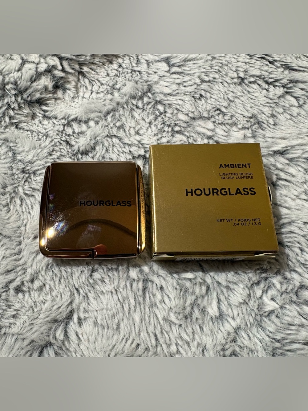 Hourglass Ambient Lighting Blush Compact in Metallic Gold